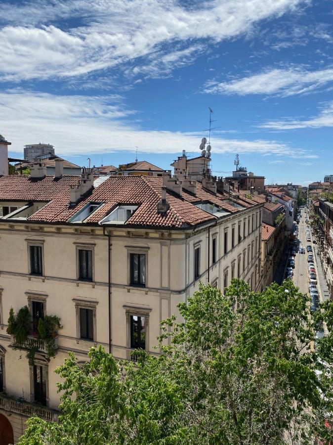 Sant'Ambrogio With Charme Lägenhet Milano Exteriör bild