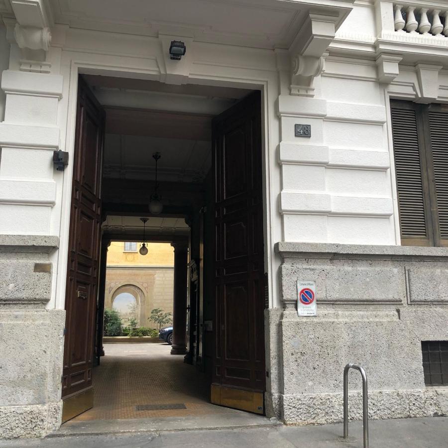 Sant'Ambrogio With Charme Lägenhet Milano Exteriör bild