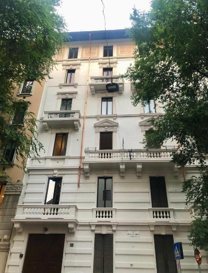 Sant'Ambrogio With Charme Lägenhet Milano Exteriör bild